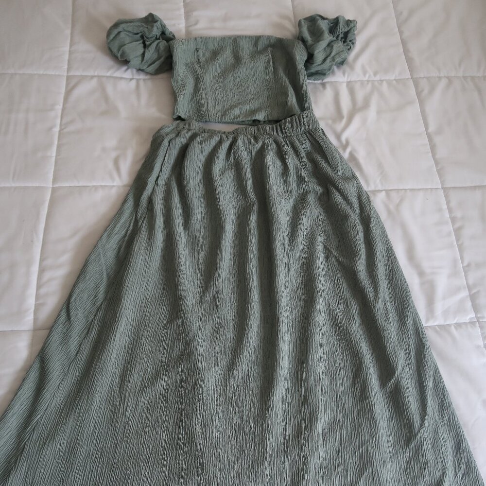 Abercrombie green two-piece set